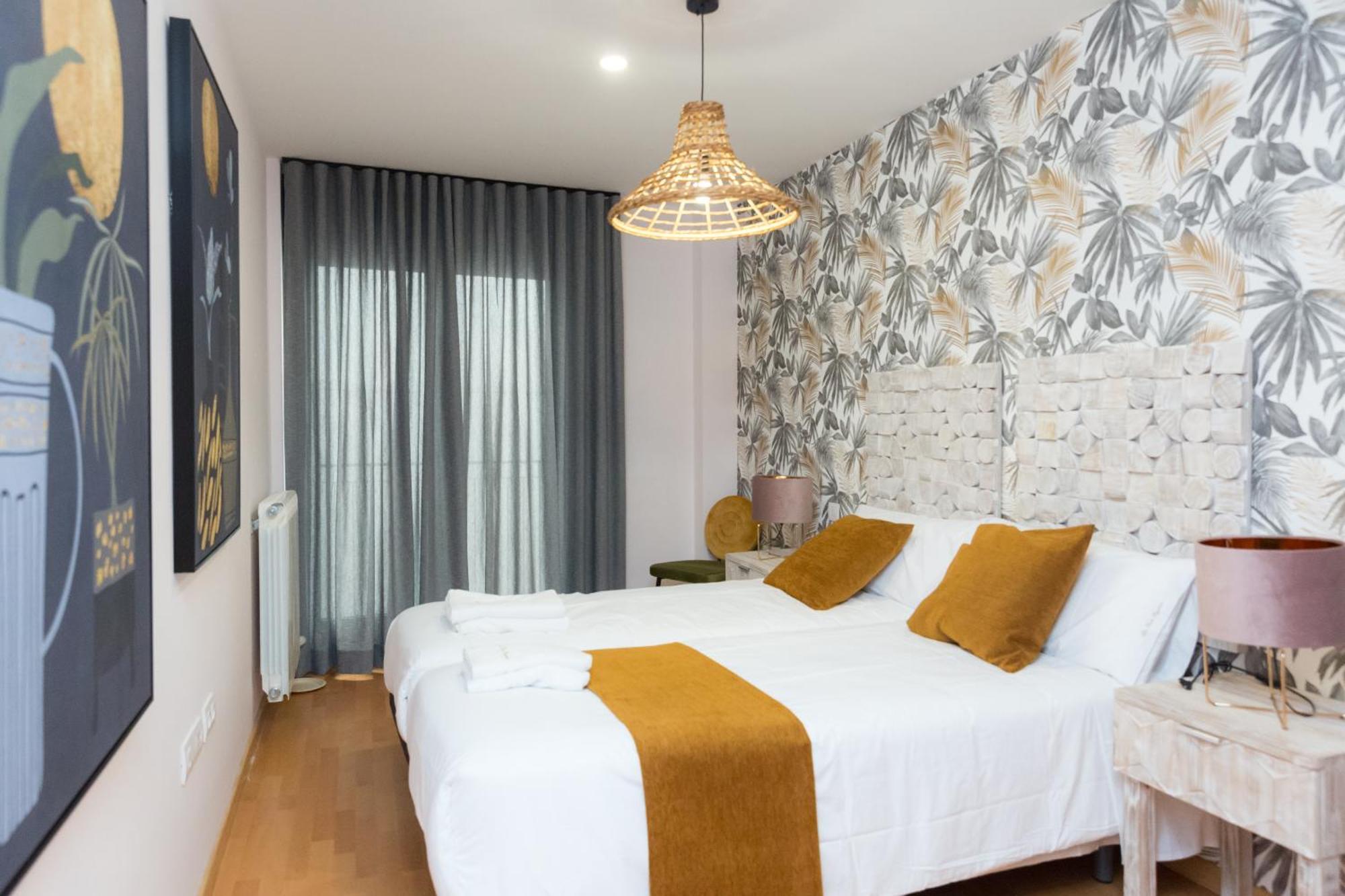 Apartamentos San Pedro Regalado Valladolid Bagian luar foto