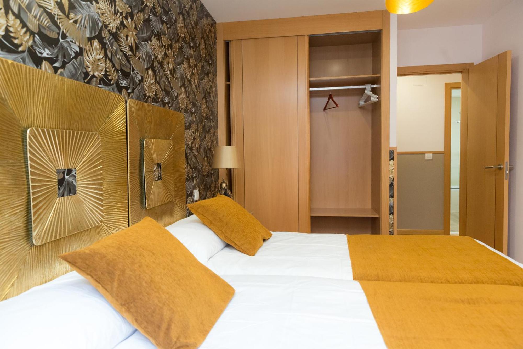 Apartamentos San Pedro Regalado Valladolid Bagian luar foto