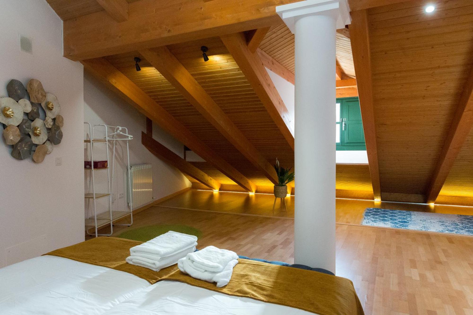 Apartamentos San Pedro Regalado Valladolid Bagian luar foto